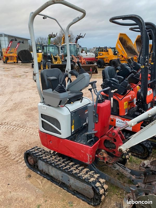 Micro-pelle 1t TAKEUCHI TB210R